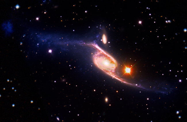 Aunque las galaxias elípticas son más grandes, también hay algunas espirales, como NGC 6872, de tamaños considerables