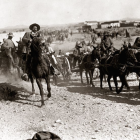 Aquí, una de las fotografías más célebres de Francisco Villa al frente de la entonces poderosa División del Norte durante su campaña en Chihuahua, enero de 1914.