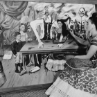 Frida Kahlo pintando La mesa herida (1941), en su estudio de la Casa Azul de Coyoacán, CDMX.