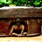 En el sitio arqueológico de La Venta, se descubrieron ocho altares de basalta que actualmente se cree que se empleaban como tronos para los líderes olmecas en eventos ceremoniales.