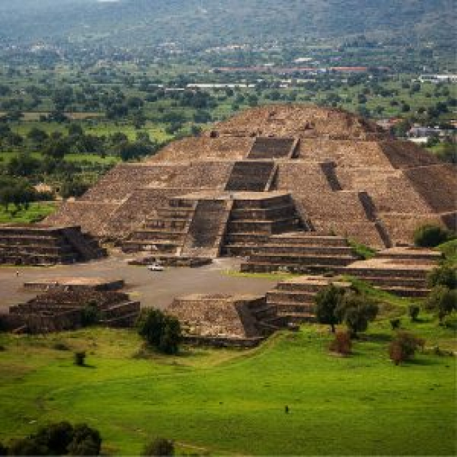 Pirámides Mexicas, Azul Cooper México en Contrastes