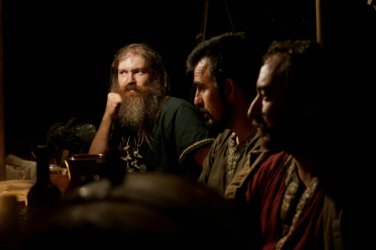 Recreación de una reunión de navegantes nórdicos en la Edad Media.