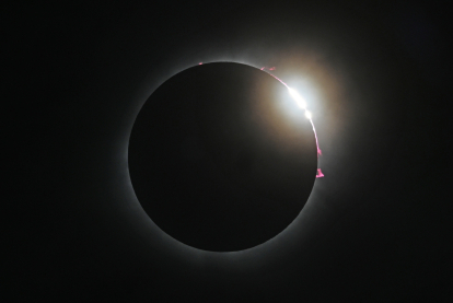 Imagen del eclipse solar total que se vivió el 8 de abril de 2024 en todo Norteamérica.