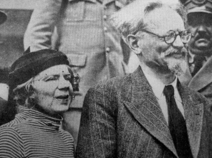 Trotsky con su esposa Natalia, en Tampico, al norte de México, poco después de llegar al país en enero de 1937.