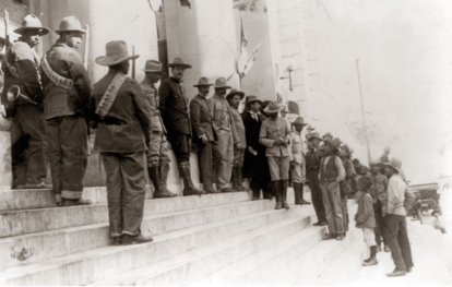 El primer éxito político-militar de las fuerzas villistas fue con la toma de Torreón en octubre de 1913, fue el bautizo de fuego de la flamante División del Norte.
