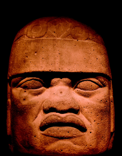 El Monumento 17, o cabeza colosal 6, fue localizada en San Lorenzo, Veracruz. Hoy día engalana las salas del Museo Nacional de Antropología e Historia, en Ciudad de México.
